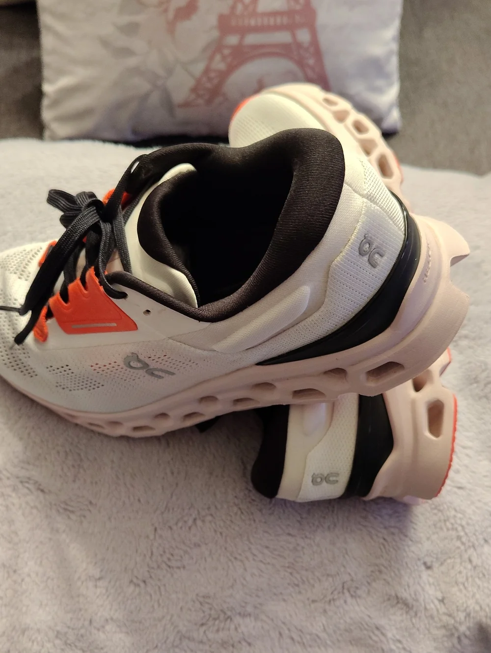 On Cloud Woman Shoes  White and Orange Athletic Youth Comfort Running Shoes